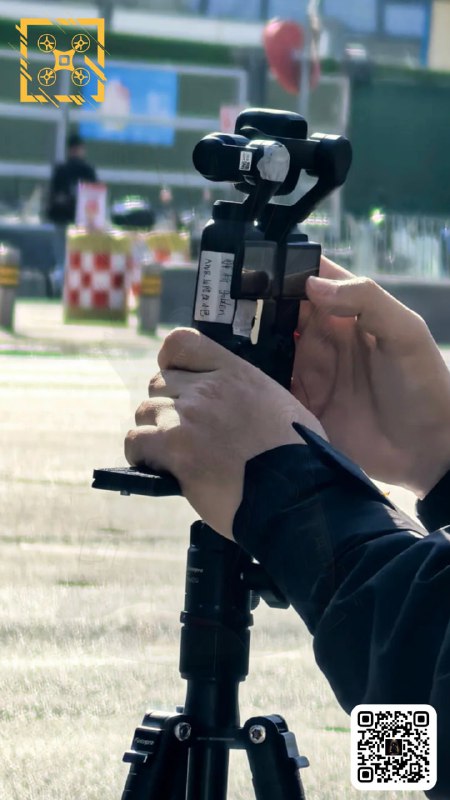 大疆 Pocket 4 云台相机曝光：采用双摄设计，电池容量增 20%消息源 Igor Bogdanov 12 月 10 日在 X 平台发布视频，展示了大疆 Osmo Pocket 4 与前代产品的对比画面